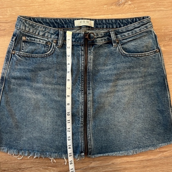 FP We The Free Zip Front Blue Denim Mini Skirt Size - 31 - Picture 8 of 10